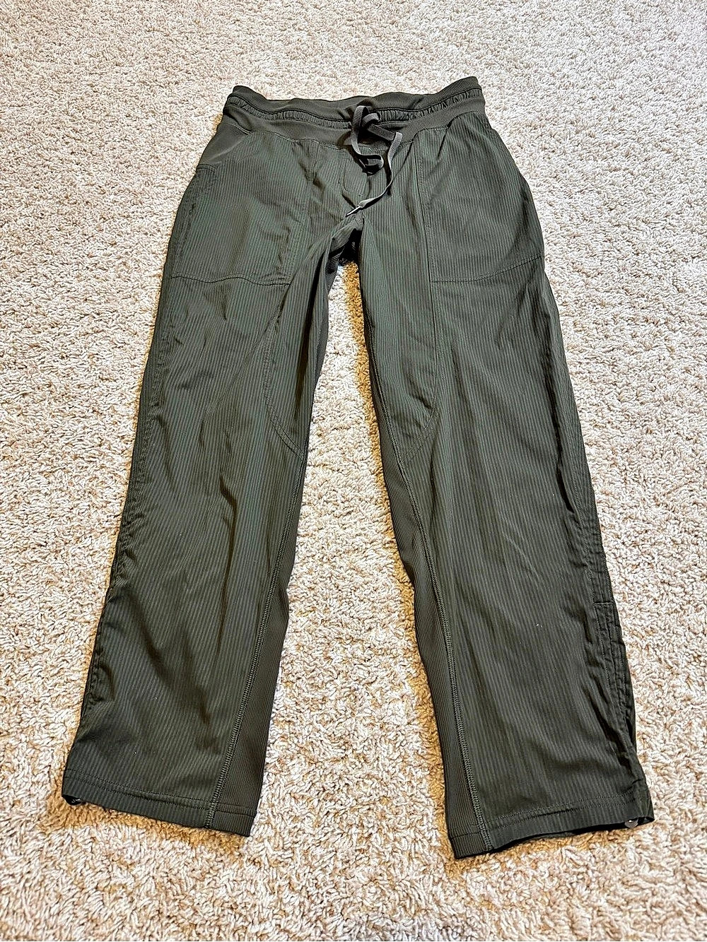 Lululemon Drab Green Pants RN 106259 A6 Drawstring Waist Size 6